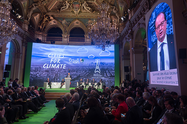 French president François Hollande addresses the climate change conference (Credit: Jacques Witt/Pool/ABACAPRESS.COM)