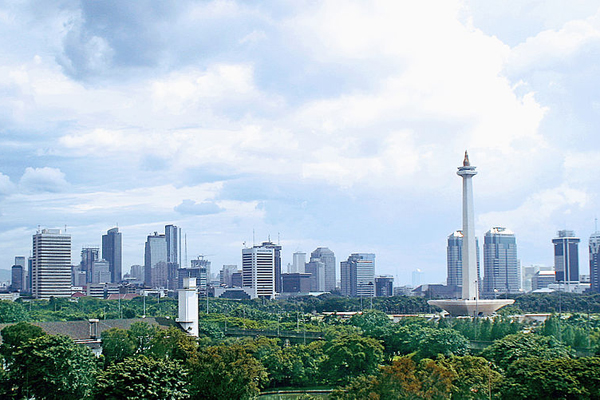 Photo of Jakarta's skyline taken by Gunawan Kartapranata