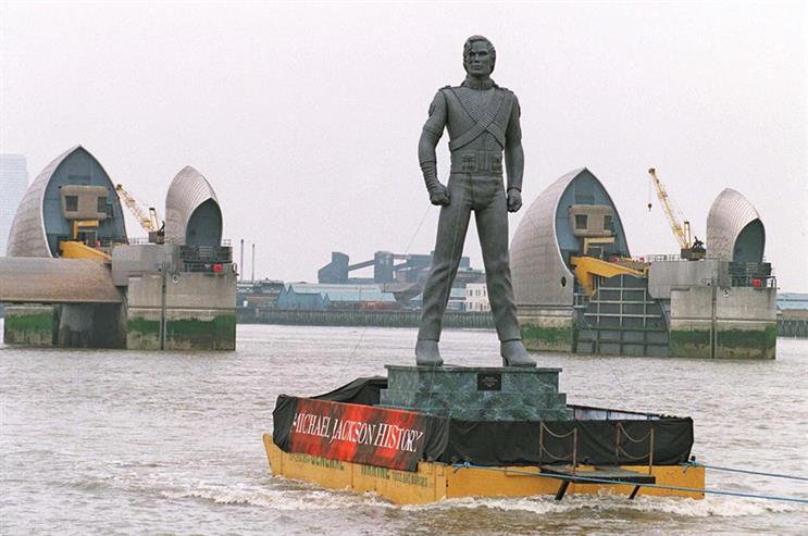 HIStory tour promo stunt on the Thames