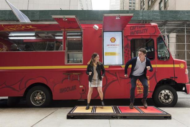 Shell gets New Yorkers to jump for their lunch with eco food truck
