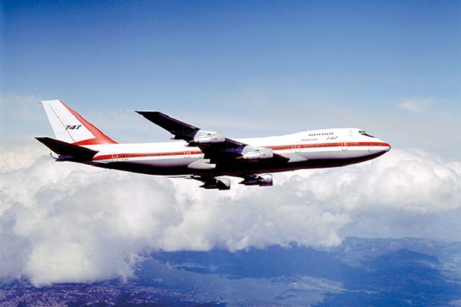 60 years ago: The famous Boeing 707 prototype barrel roll over Lake  Washington