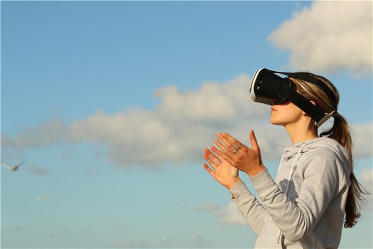 VR not up to hype; moderate growth projected this year