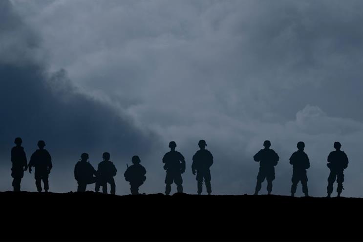 Hyundai honors military in live Super Bowl spot