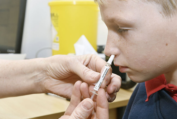 Nasal flu vaccination (Photo: Science Photo Library)