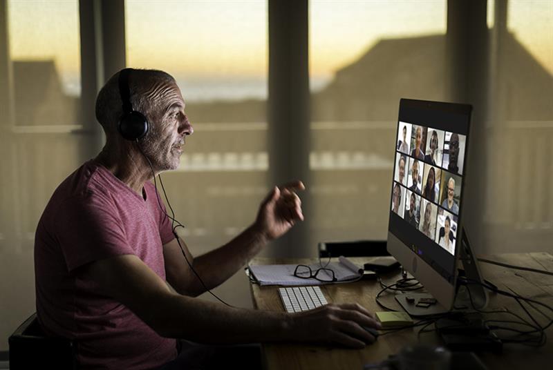 Virtual art groups could help combat loneliness and social isolation (Photo: Alistair Berg/Getty Images)