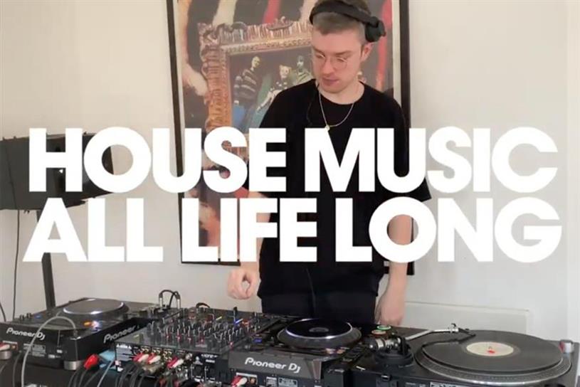 'House' music: DJ Melé performed at virtual festival