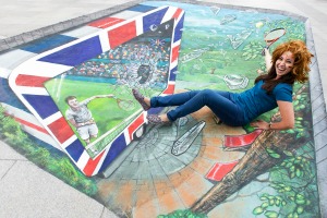 Passers-by immerse themselves in 3D Wimbledon art