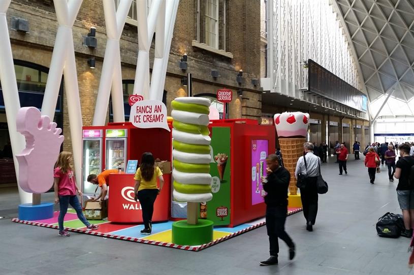Wall's brings ice cream to commuters at King's Cross