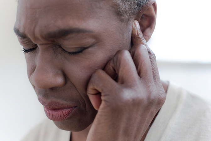 Tinnitus  red flag symptoms | GPonline