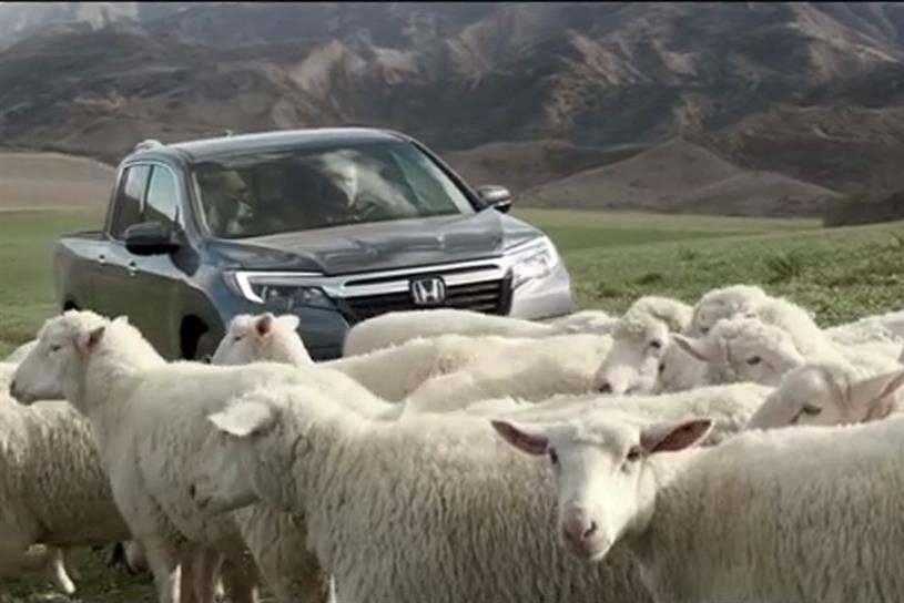 Sheep sing Queen's 'Somebody to Love' in Honda's Ridgeline Super Bowl(02)