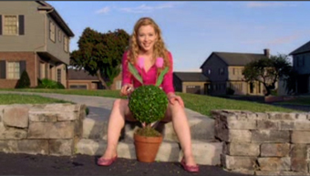 Wilkinson Sword ... encourages girls to mow the lawn