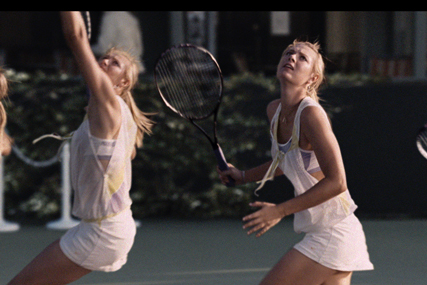 Nike 'human chain' by Weiden & Kennedy Portland