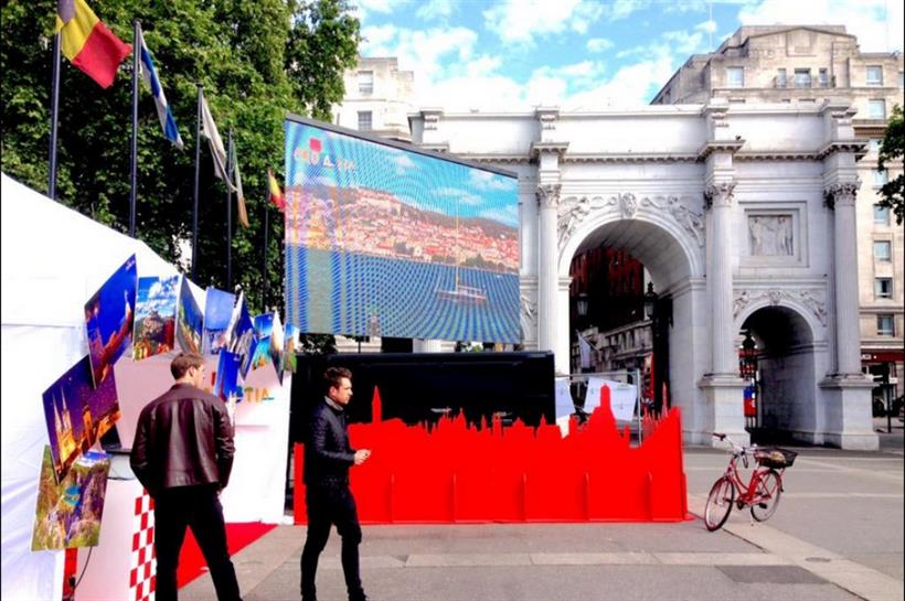 The activation launched at Marble Arch this morning (26 May) (@discofossil)