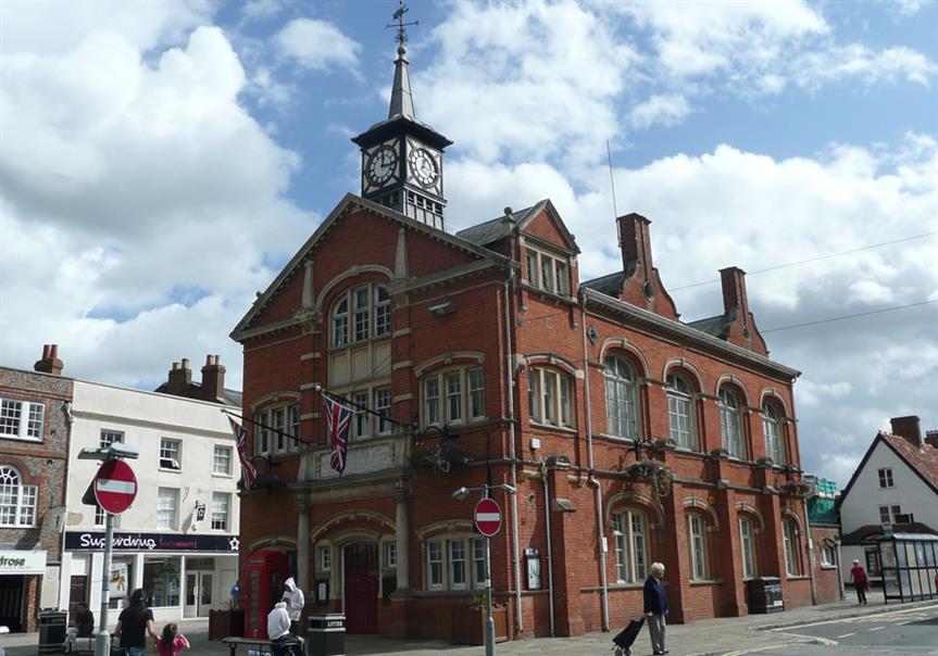 Thame Town Hall, Oxfordshire. Pic: Reading Tom, Flickr