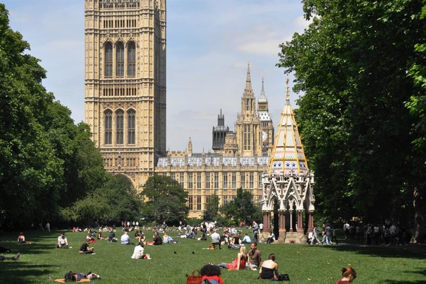 Victoria Tower Gardens - image: Andreas Praefcke (CC BY 3.0)