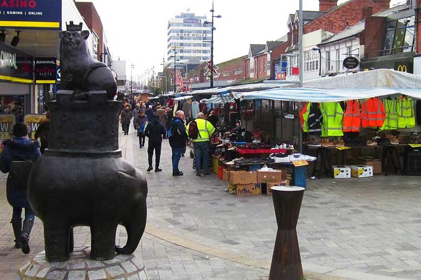 West Bromwich town centre (cc-by-sa/2.0 - © Noisar - geograph.org.uk/p/6351590)