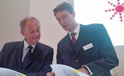 Managing directors Marc Rajade of Semardel (left), and Michael Class (MVV Umwelt) sign the partnership deal