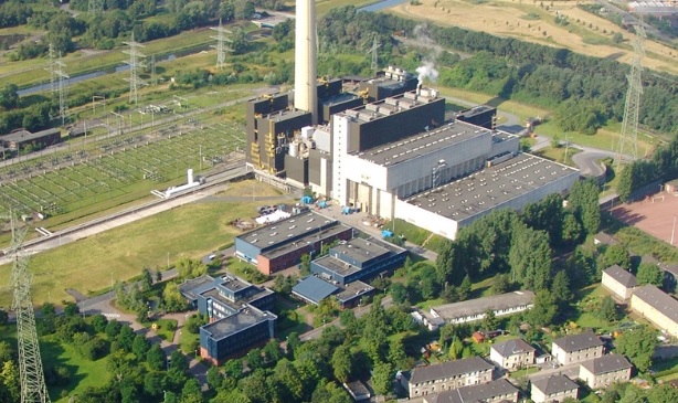 The EfW plant and nearby houses, image copyright RWE