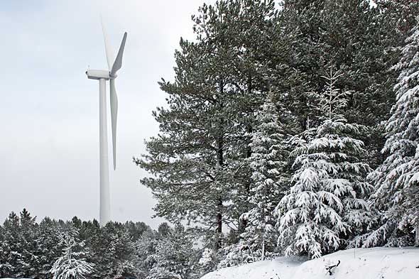 A winter view of a 1.5 MW General Electric turbine at the Falck Renewables San Sostene wind farm in Calabria, currently operating at 42 MW. 