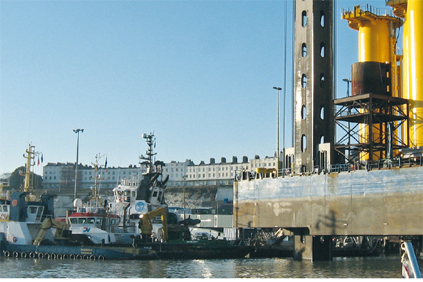 The Sea Jack maintenance barge can reach the Thanet site in 30 minutes from Ramsgate harbour in England
