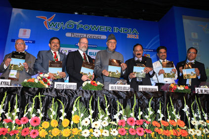Wind Power India 2012: Renewables minister Farooq Abdullah (centre) suggested payment solution