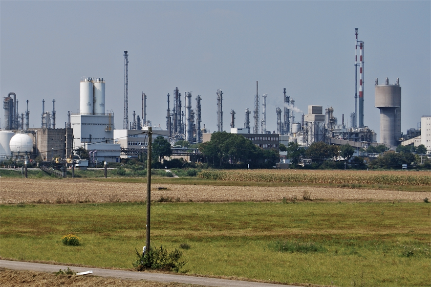 BASF's chemical plant in Ludwigshafen, Rhineland-Palatinate (pic: Felix König/Wikimedia Commons)