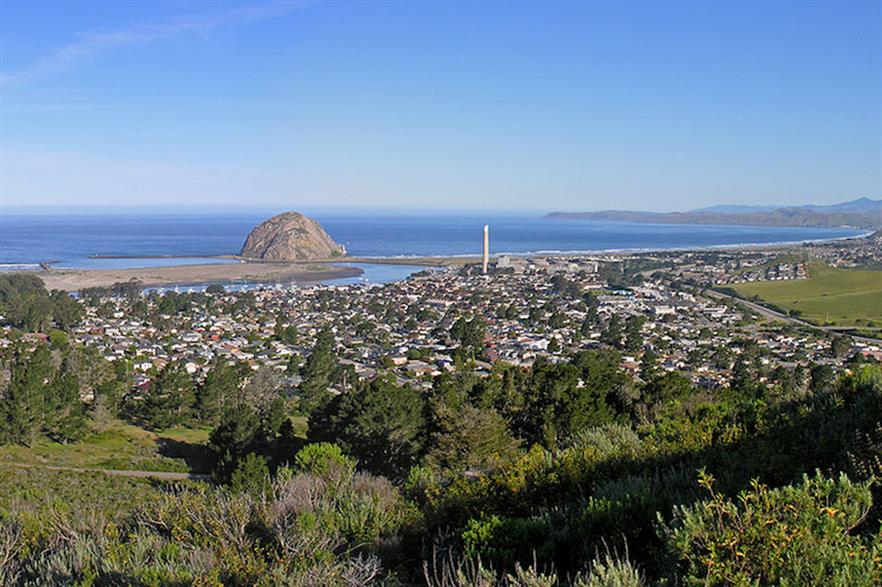Morro Bay, a coastal city on central California (pic credit: Kjkolb)