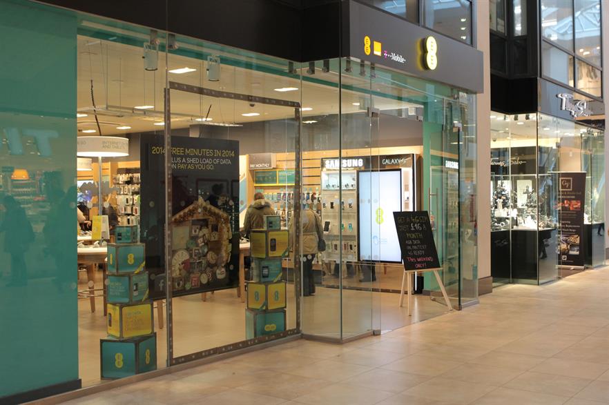EE store in Cambridge -- will be powered by wind and solar energy until 2022