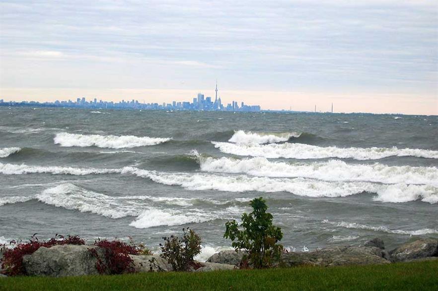 Lake Ontario, with the province's capital, Toronto, in the background (pic: SYSS Mouse)