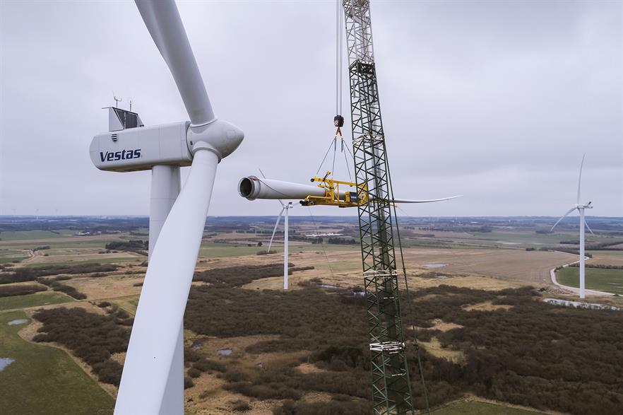 Vestas installs prototype Windpower