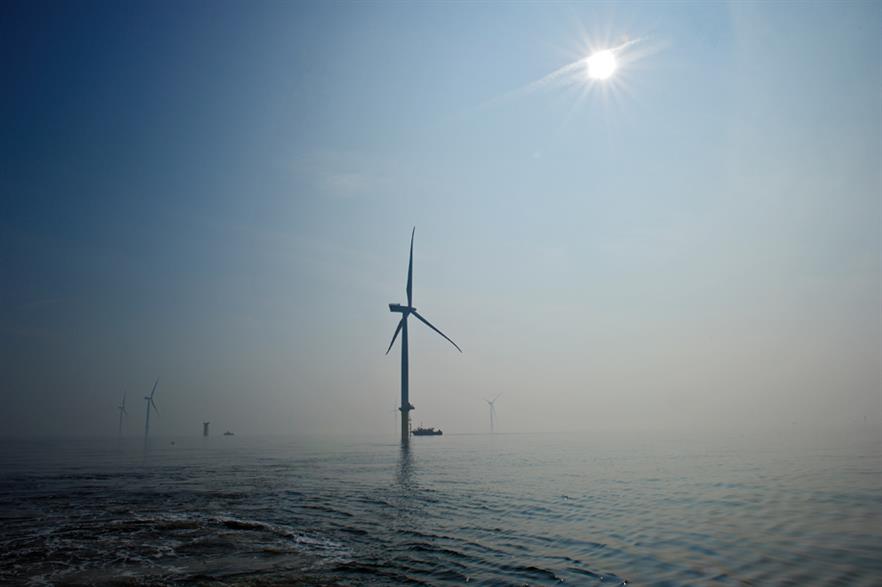 Turbines shut down at London Array during storms that hit England