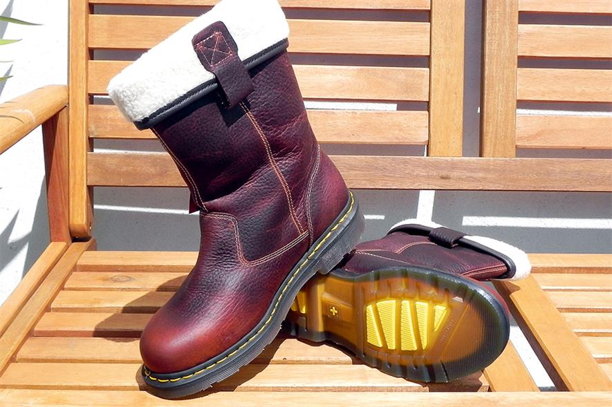 dr martin rigger boots