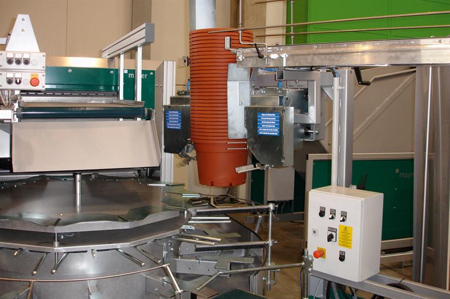 Mayer 2800: largest machine in the range handles pots from 10cm to 40cm in diameter - image: Mechanical Botanical