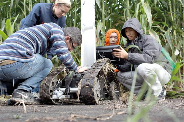 Agri-robot - Image: Carl R Woese Institute For Genomic Biology