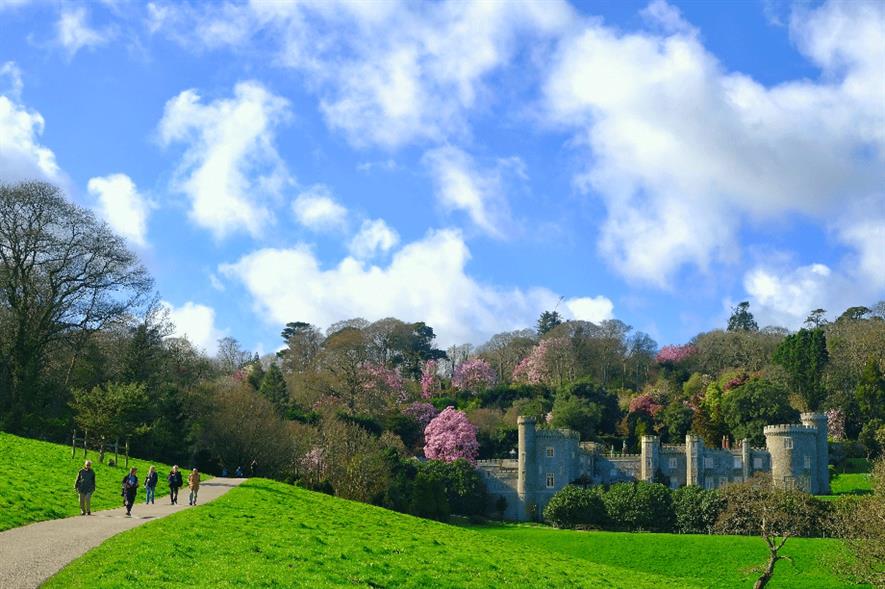 Caerhays Castle and spring gardens - image: Caerhays Castle