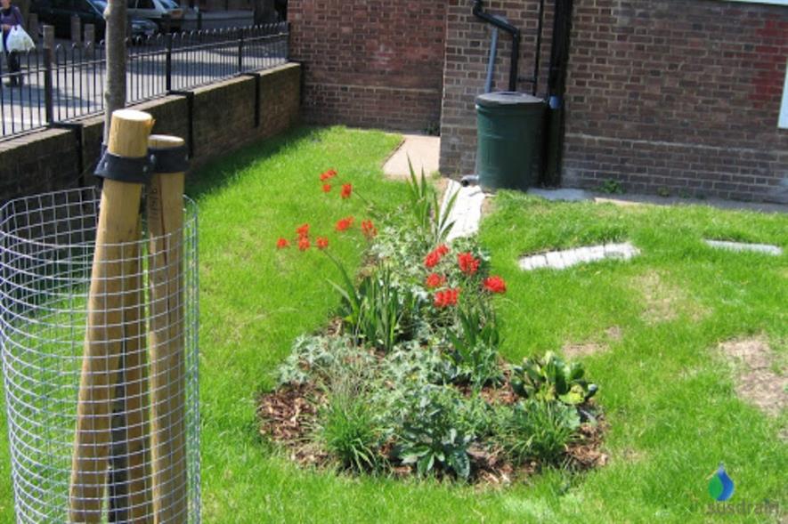 A SuDS rain garden at Ashby Grove. Image: Susdrain