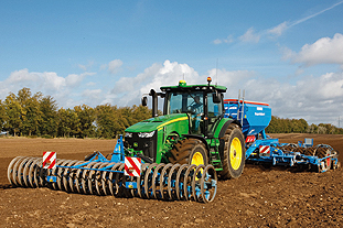 8335R tractor: John Deere's new model will be available in the UK from March  Image: John Deere