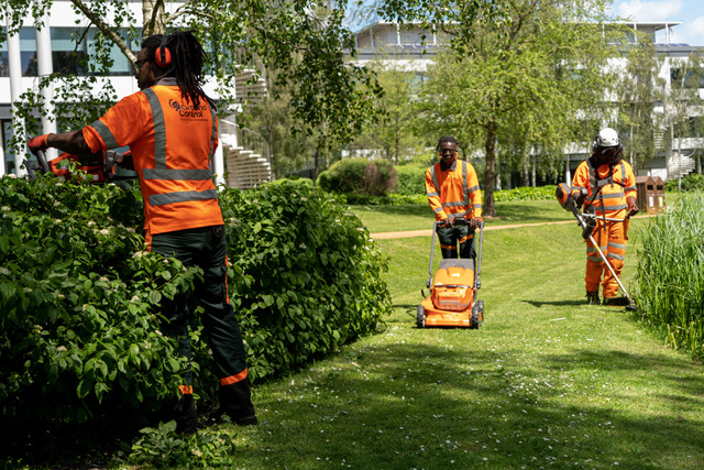 Living Wage Employer Horticulture Week, How Much Does A Landscaper Earn Per Hour
