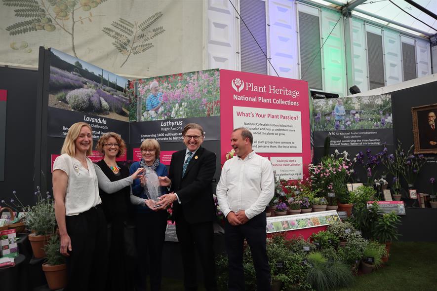 L to R - Lucy Skellorn (NPC Holder, Iris), Vicki Cooke (Plant Heritage), Gill Groombridge (Plant Heritage, Keith Weed (RHS President) and Mark Brent (Curator at Oxford Botanic Garden, home to Euphorbia co