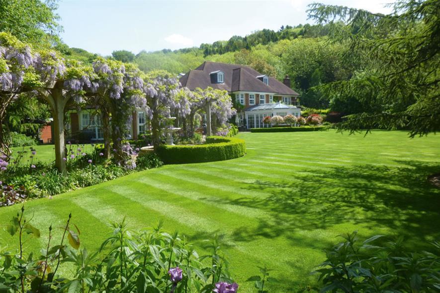Grounds Maintenance: Private (under £50K) - Creative Landscape Company Private residence, Oxfordshire