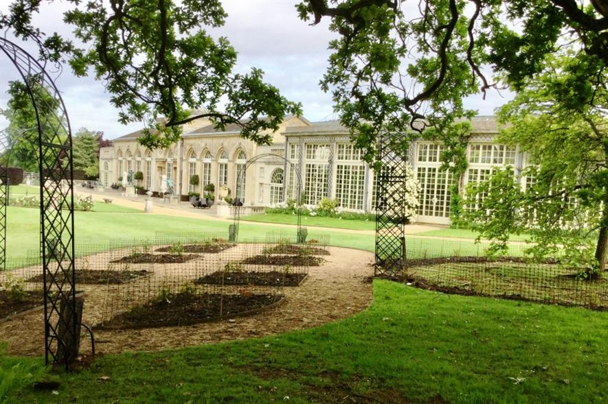 Woburn Abbey Gardens re-creates Humphry Repton's 19th century Rosarium ...