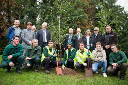 Duncan Wilson (centre left) and Mike Fitt (centre right) with Friends, staff and apprentices: Image HW