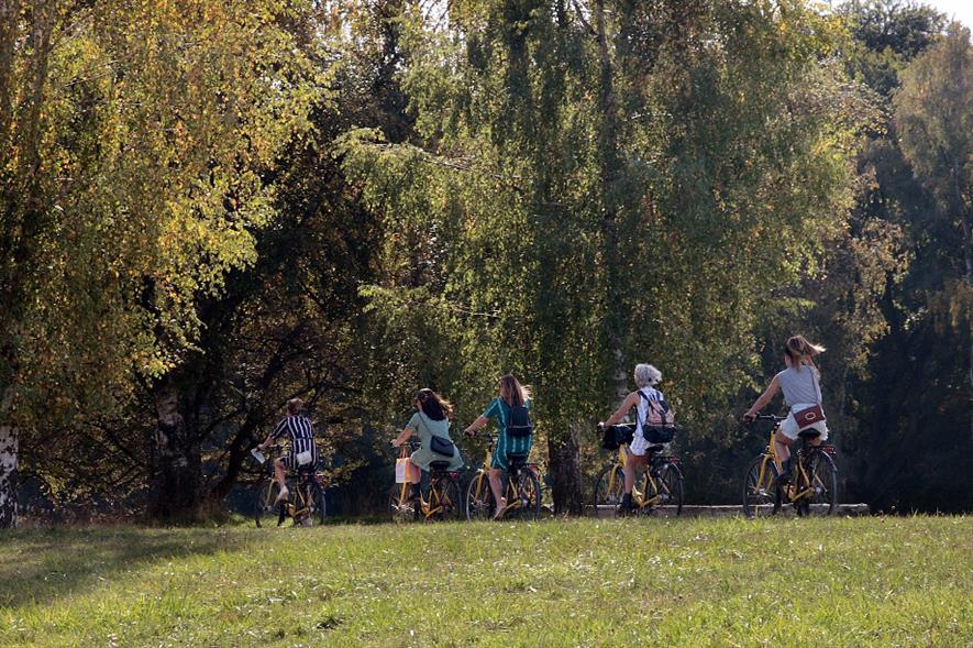 Green prescribing can include walking and cycling groups, green gyms and even tree planting - credit: Pixabay