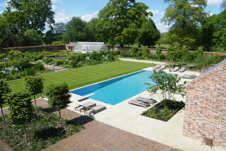 Domestic Garden Construction (cost £100K-£250K) - J & S Scapes Walled garden