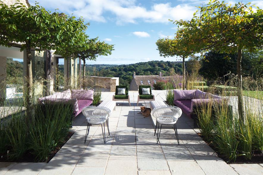 Domestic Garden Construction (cost over £250K) - Graduate Gardeners Private residence overlooking Stroud Valley GL6