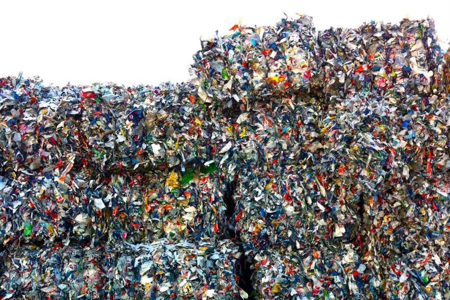 Plastic waste - image: J MacPherson (CC BY 2.0)