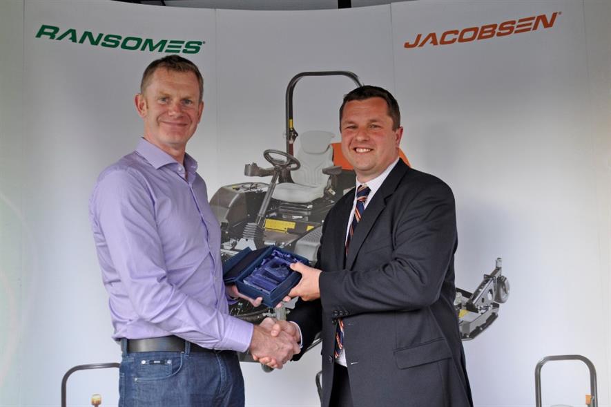 Fairways GM's David Rae, left, with Ransomes Jacobsen's Rupert Price. Image: Supplied