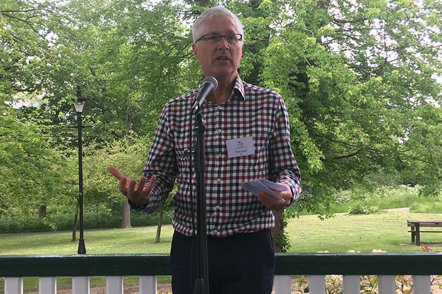Tony Leach speaking in Ruskin Park - image: HW
