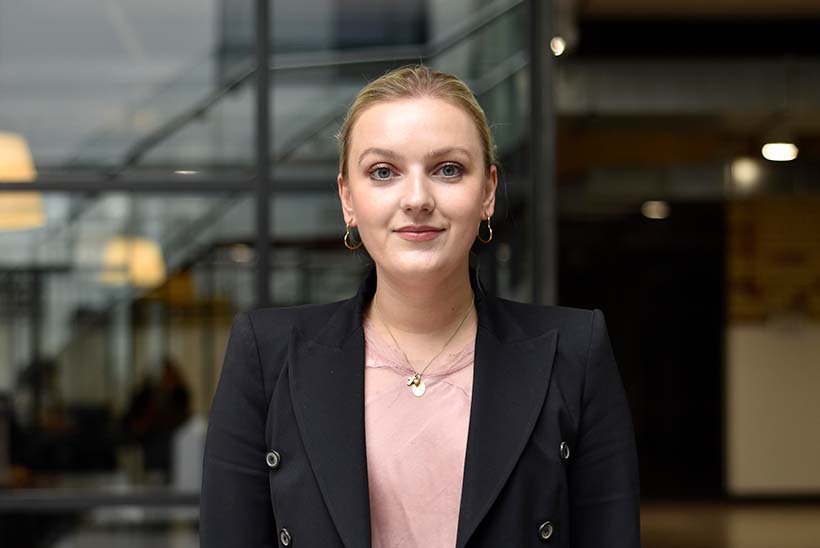 Portrait image of interviewee Carina Everest, account manager at TDC PR