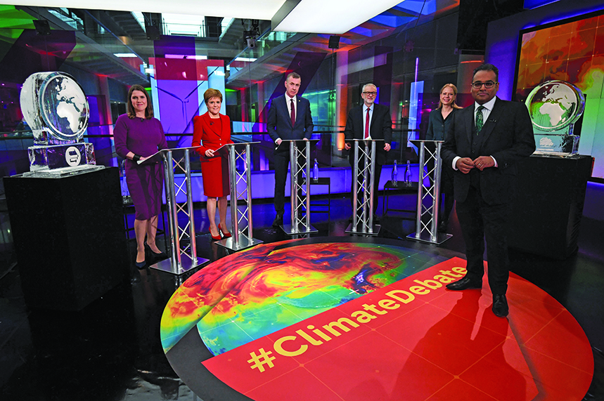 Ice sculptures stood in for Boris Johnson & Nigel Farage during C4's Climate Debate (©GettyImages)